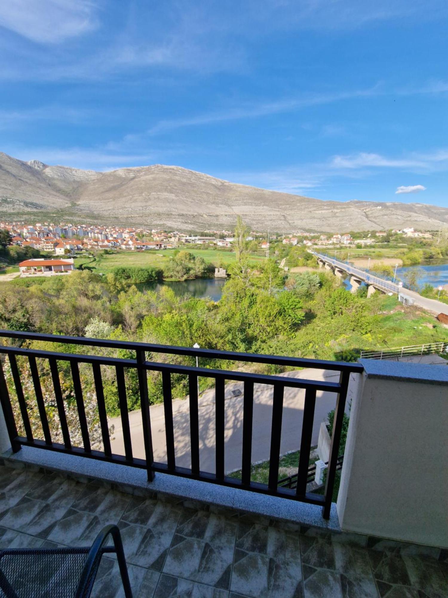 Studio Apartmani Milovic Требинье Экстерьер фото