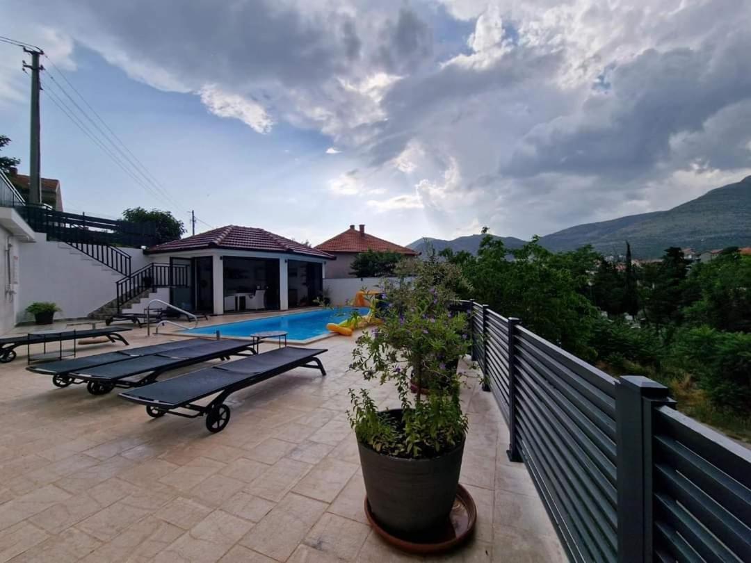 Studio Apartmani Milovic Требинье Экстерьер фото