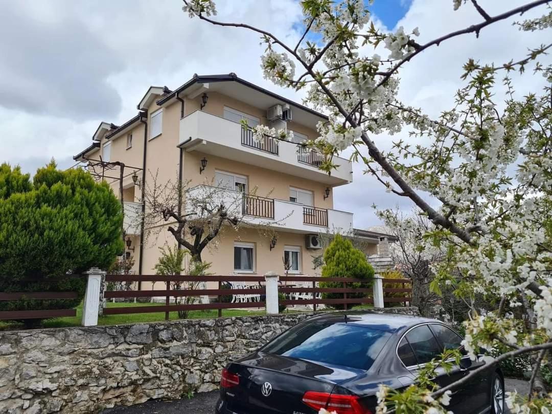 Studio Apartmani Milovic Требинье Экстерьер фото