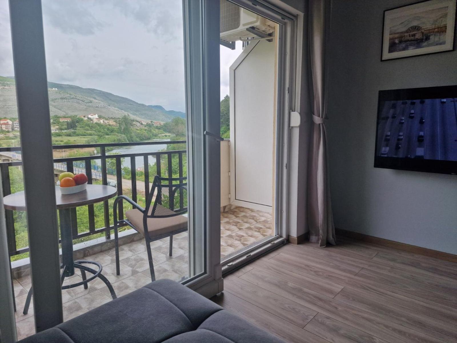 Studio Apartmani Milovic Требинье Экстерьер фото